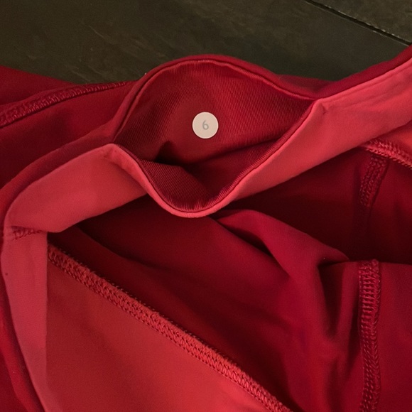 Red lululemon cropped leggings - Picture 4 of 4
